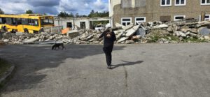 Der Eingang zum beeindruckenden Trümmergelände. 